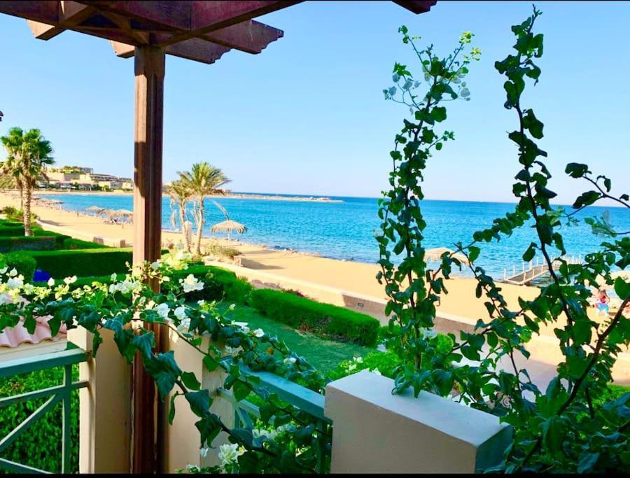 Amazing Beachfront Townhouse Chalet Ain Sokhna Lavista 1 Ain Sukhna Eksteriør billede